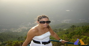 Manuela-amarela 48 years old I am from Fiães/Aveiro, Seeking Dating Friendship with Man