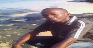 Tchesco 37 years old I am from São Tomé/São Tomé Island, Seeking Dating Friendship with Woman
