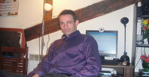 Poortos 42 years old I am from Versailles/Ile-de-france, Seeking Dating Friendship with Woman