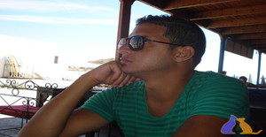 Redwan00 38 years old I am from Plaisir/Île-de-France, Seeking Dating Friendship with Woman