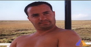 Looking4someone 47 years old I am from Maia/Porto, Seeking Dating with Woman